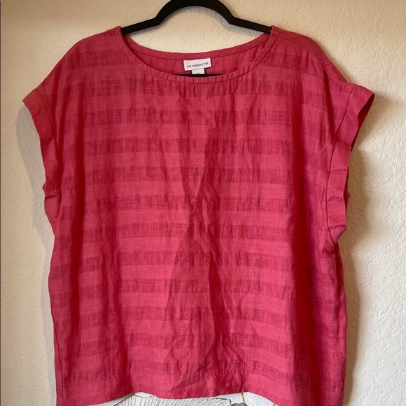 Liz Claiborne Tops - Liz Claiborne Vibrant Pink Blouse with Capped Sleeves